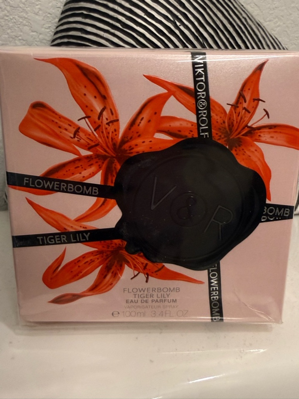 Viktor & Rolf Flowerbomb Tiger Lily Pink Box with Orange Floral Art